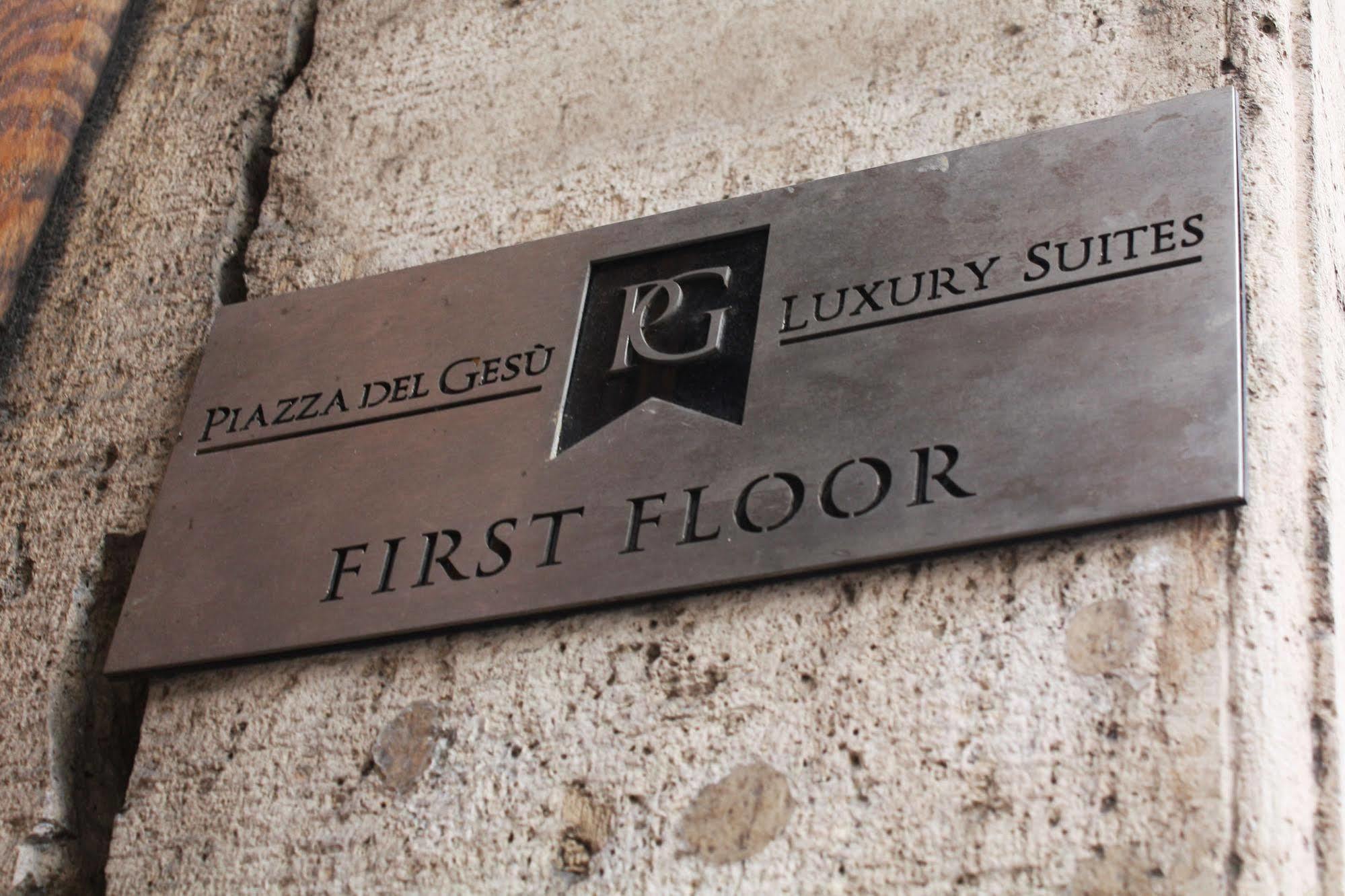 Piazza Del Gesu' Luxury Suites Roma Exterior foto